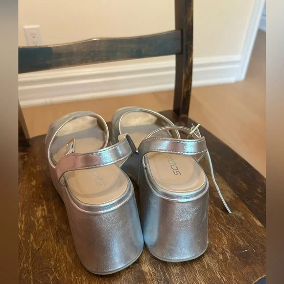 Silver platform sandals - Picture 3 of 5